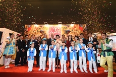 Description: S:\Christine Kam\2017 Licensing Show\Wrap Up Release\Wrap Up Photos\LSW_2730.JPG