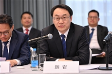 一张含有 人的脸孔, 西装, 服装, 人员 的图片AI 产生的内容可能不正确。